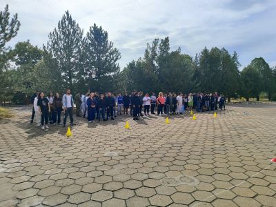 ПГЕЕ може и в класната стая, и на терена ! 9